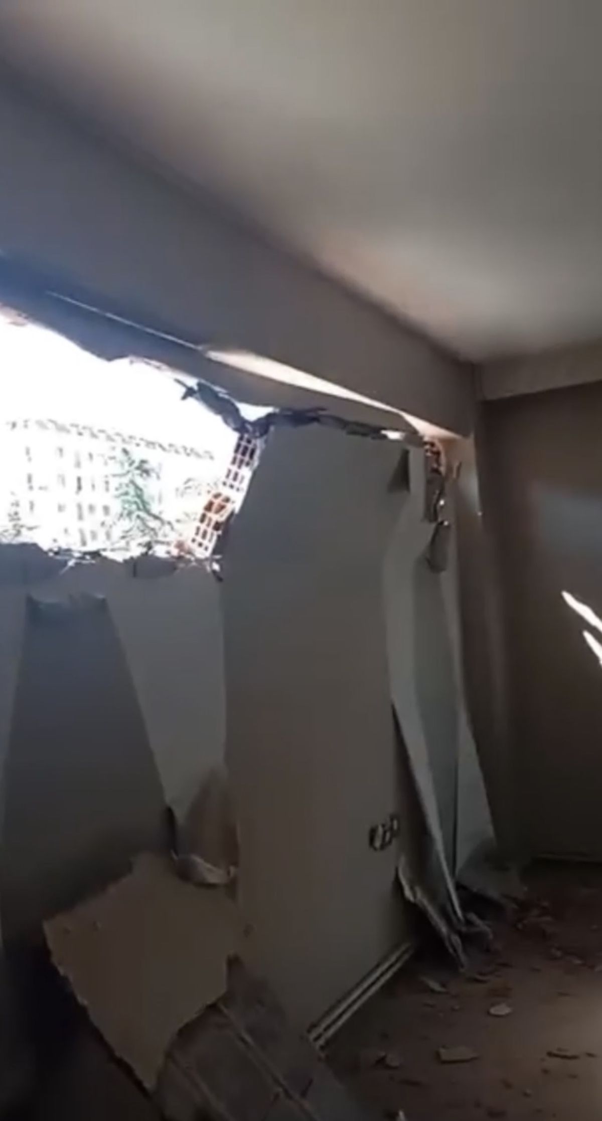 Avcılar'da İzinsiz Yıkım: Ev ve İş Yerleri Hasar Gördü