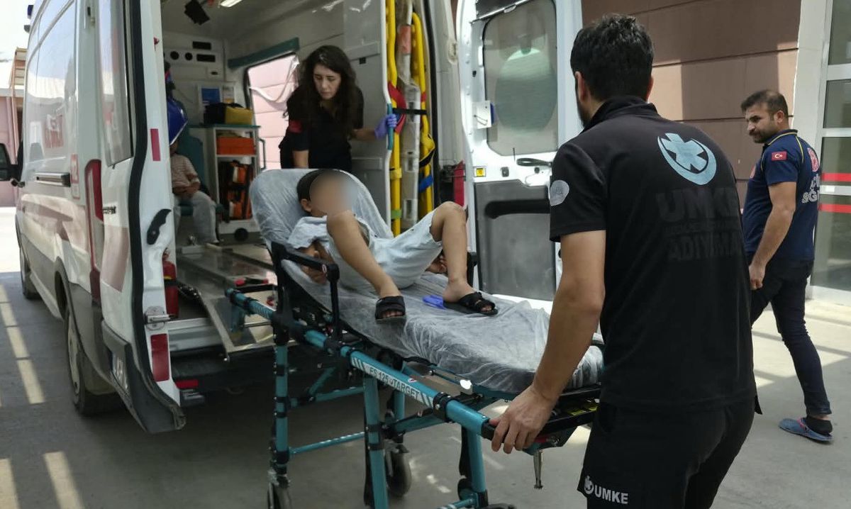 Adıyaman'da Otomobil ile Bisiklet Çarpıştı: 2 Çocuk Yaralandı