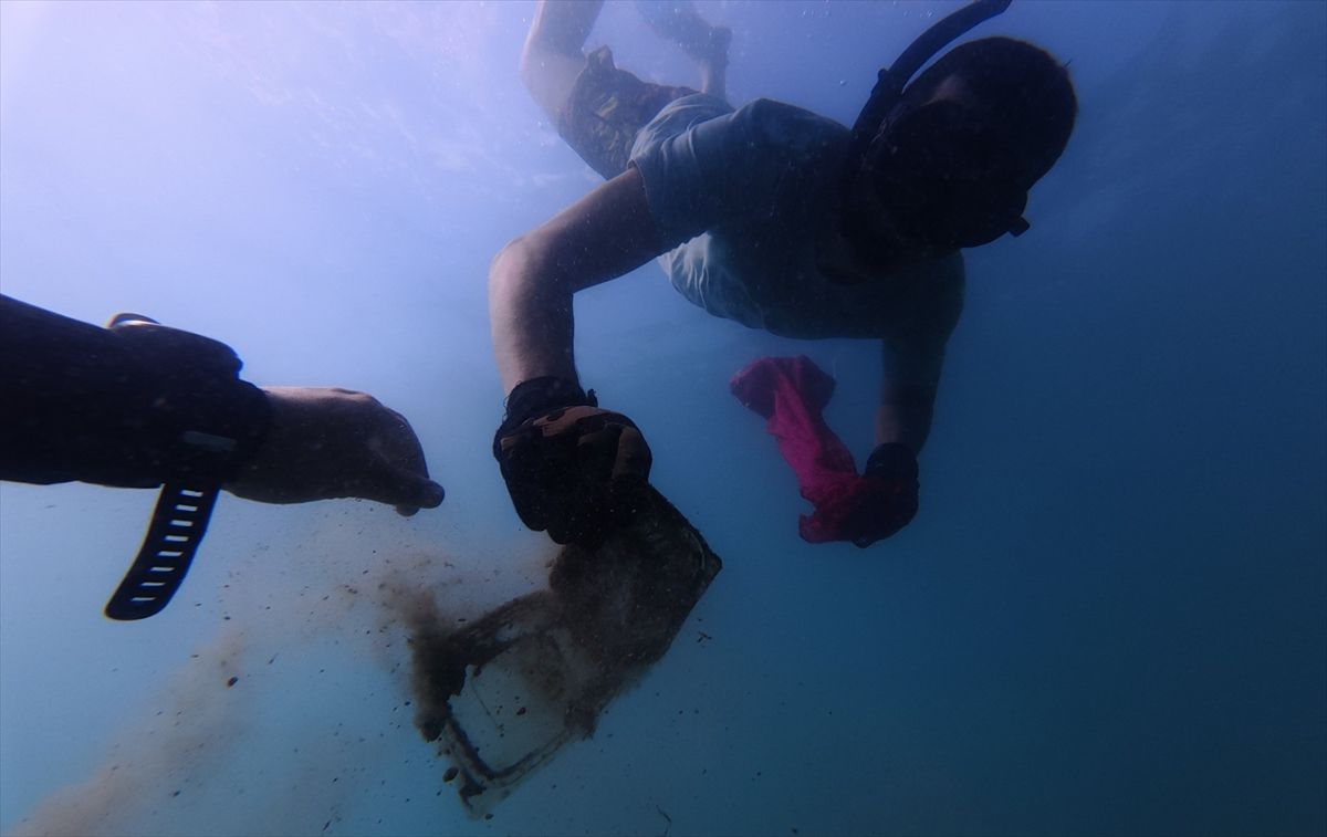 Bodrum'da Deniz Dibi Temizliği: 75 kg Atık Toplandı