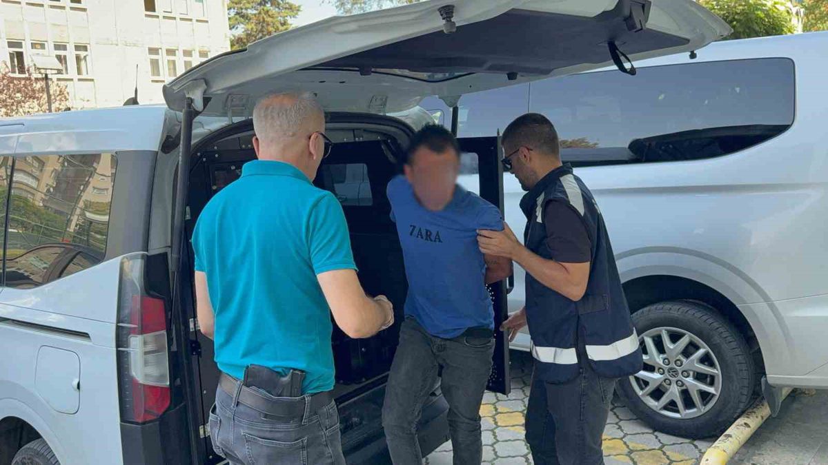 Samsun'da Boşanma Aşamasındaki Eşini Bıçakla Yaralayan Şahıs Adliyeye Sevk Edildi