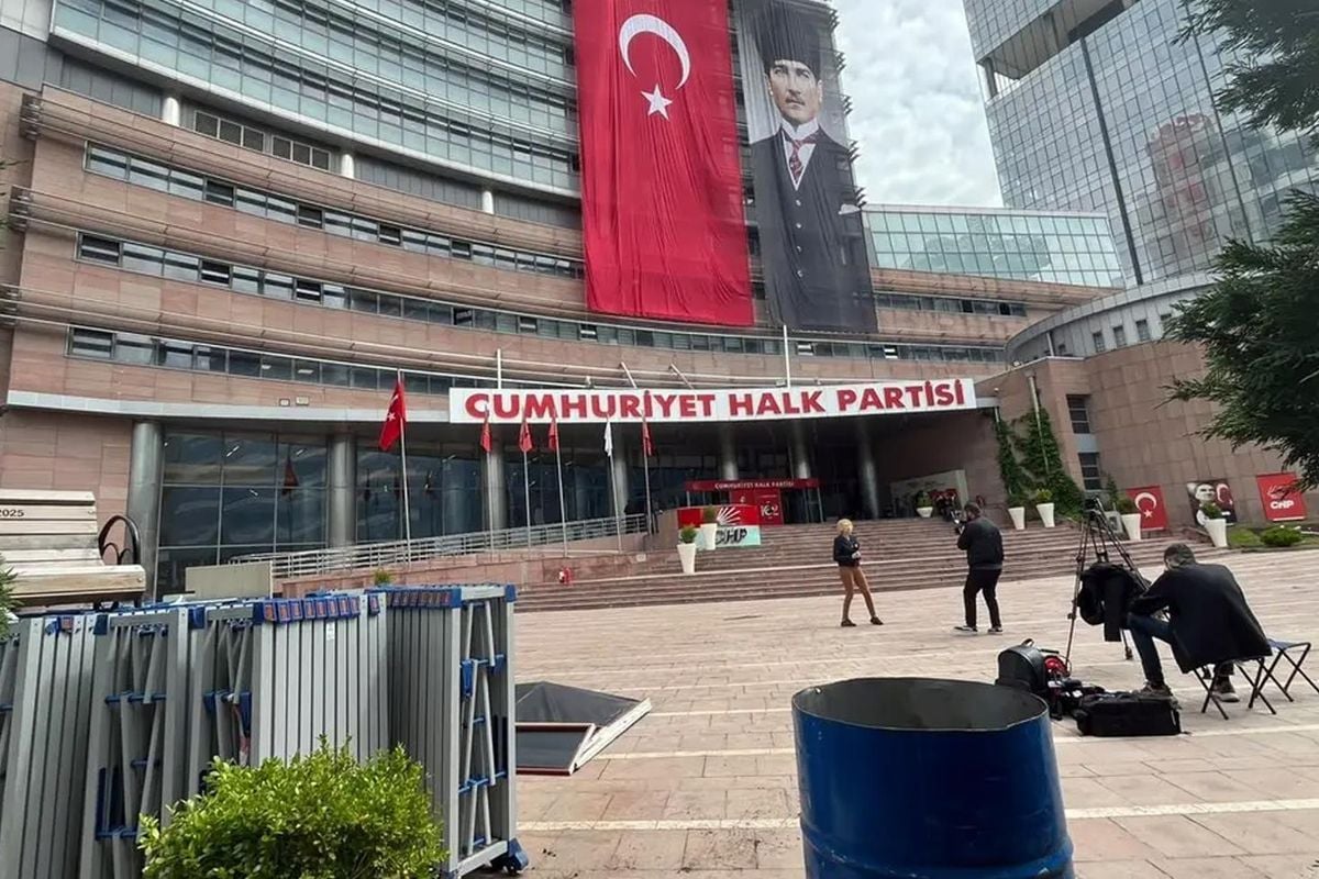 CHP'de 50 isim için ihraç talebi! Aralarında Selin Sayek Böke, Aylin Nazlıaka ve İlhan Cihaner de var