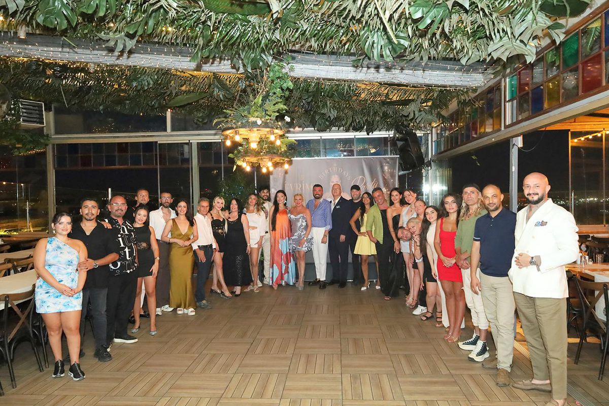 Evrim Yaşlak’ın yeni yaş kutlamasına ünlü isimler akın etti