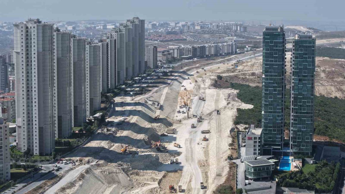 Nakkaş-Başakşehir Otoyolu'nda Çalışmalar Sürüyor