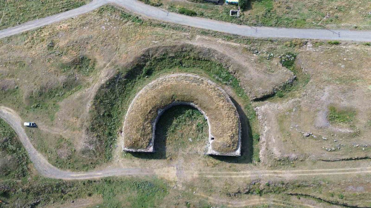 Kars'taki 200 Yıllık Gemli Tabya Zamana Direniyor