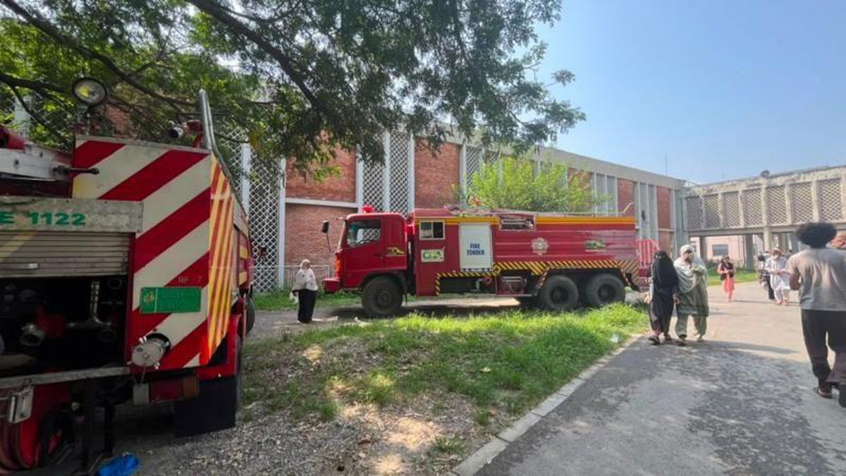 İslamabad'da hastane yangını: 14 bebek hayatını kaybetti