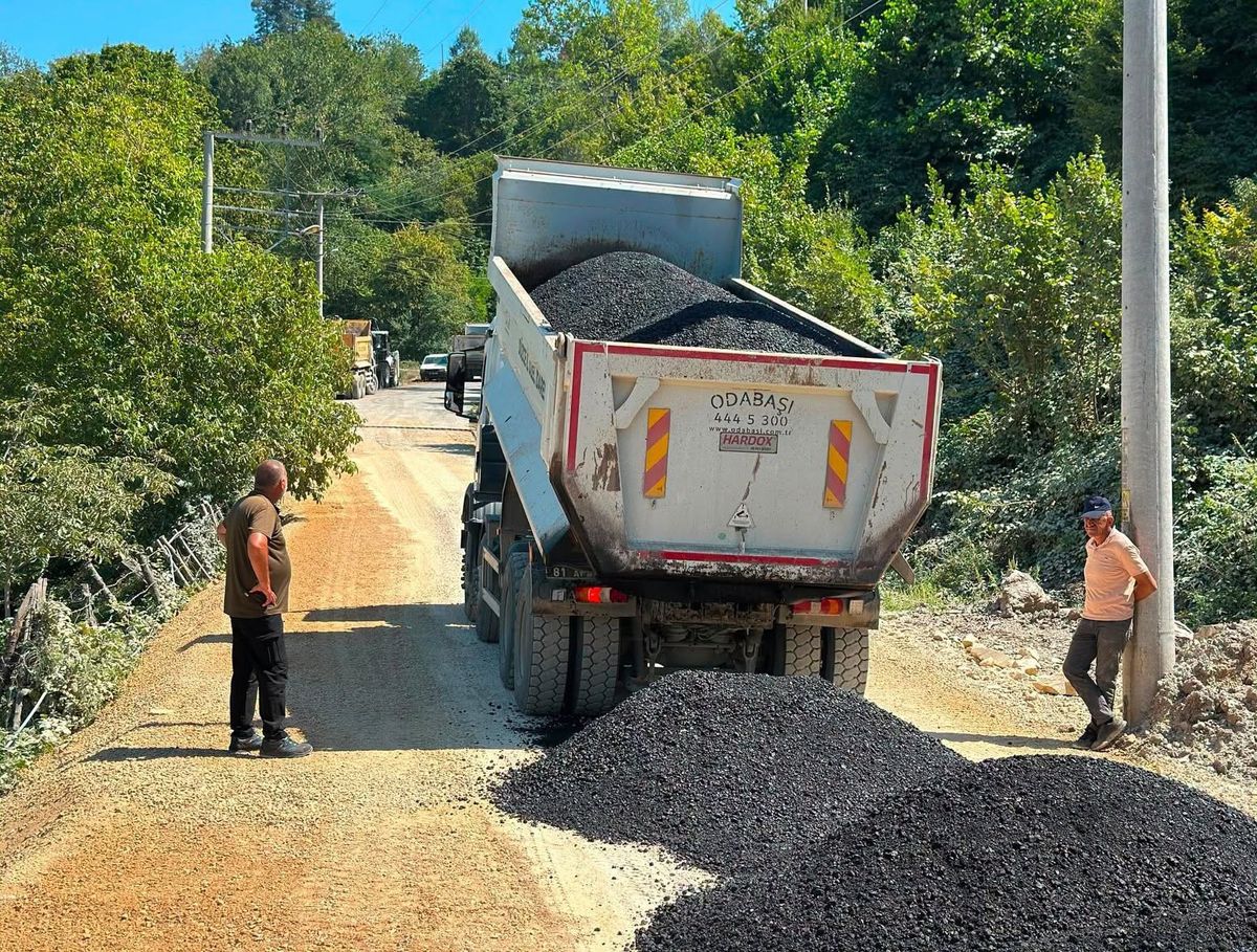 Düzce'de Dört Köyün Yolu Yenilendi