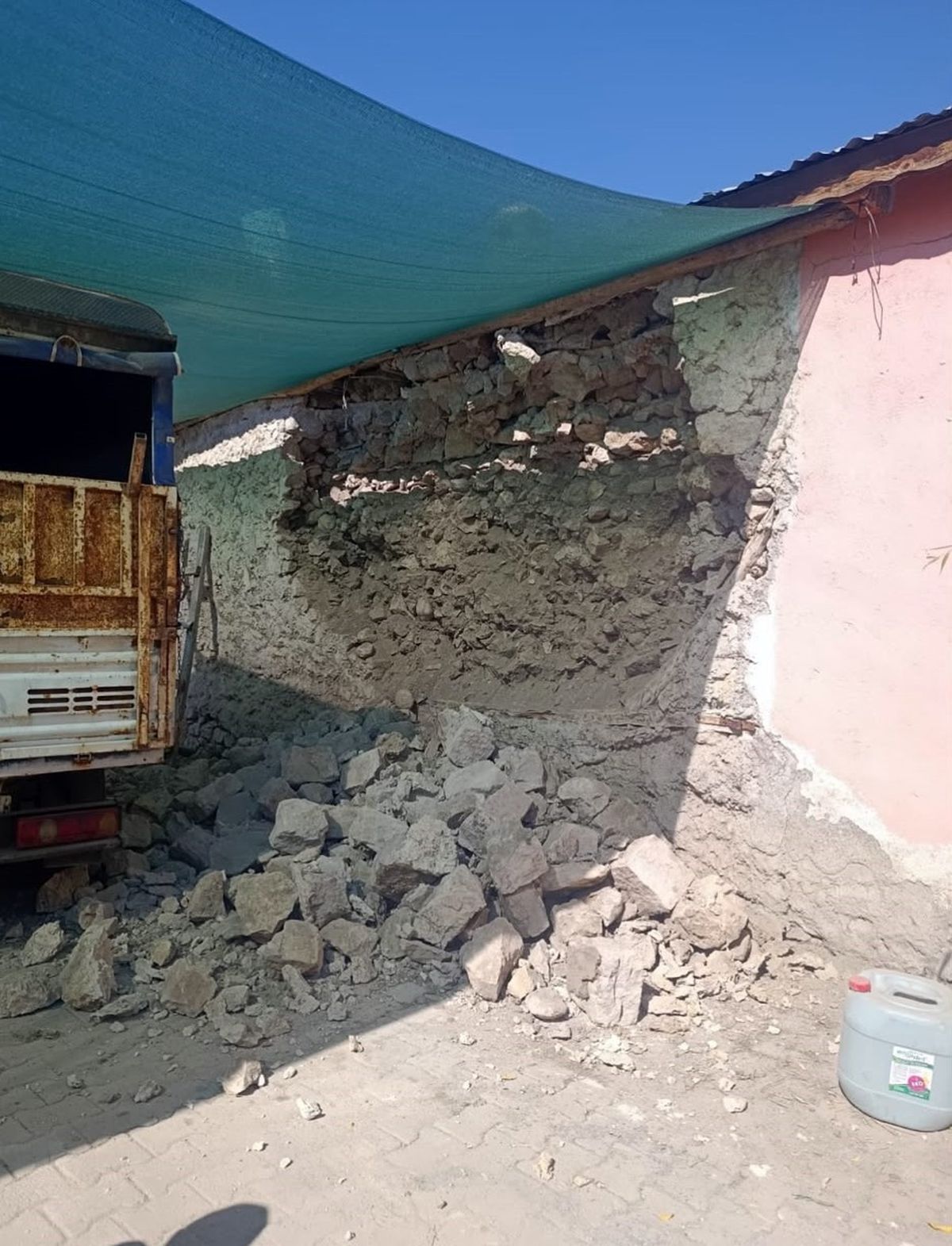 Kayseri Pınarbaşı'nda 4.1 Deprem: Evlerde Çatlaklar