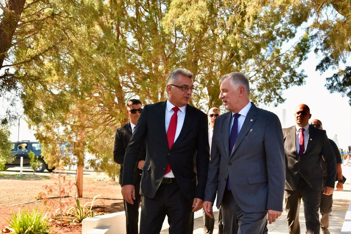 KKTC ve GKRY liderleri ara bölgede görüştü