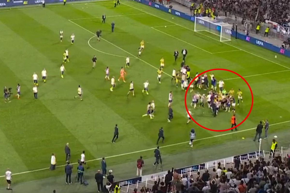 Lyonlu futbolcular, Guendouzi'ye saldırmaya kalktı
