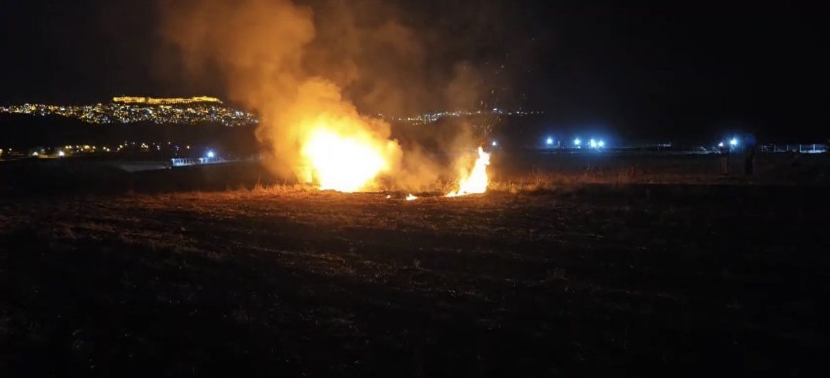 Mardin'de otomobil yangını: Araç kullanılamaz hale geldi