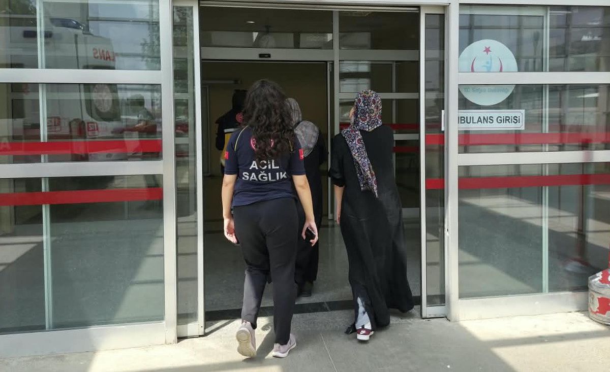 Adıyaman'da Motosiklet Yayalara Çarptı: 2 Yaralı