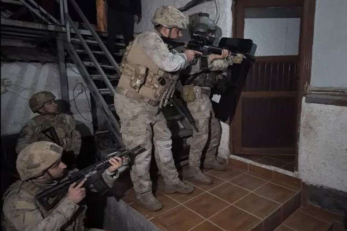 Jandarmadan dev operasyon: Yakalanmasalardı onlarca cana kıyacaklardı