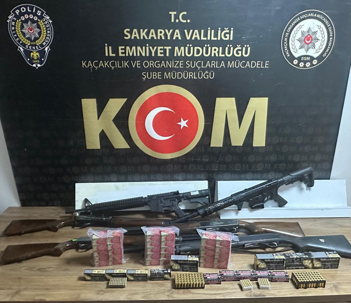 Adapazarı'nda Silah Kaçakçılığı Operasyonu: 2 Gözaltı