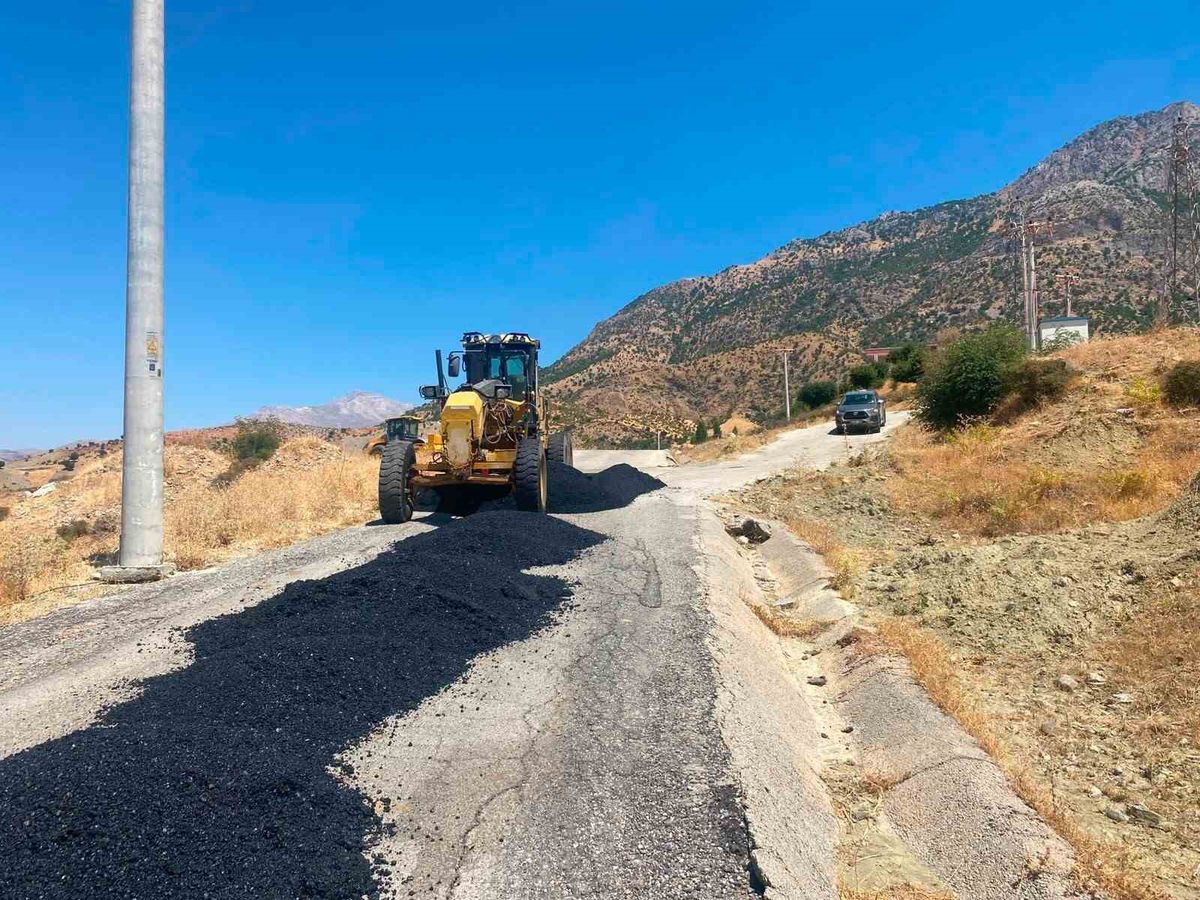 Sason Köy Yollarında Asfalt Onarımı Tamamlandı