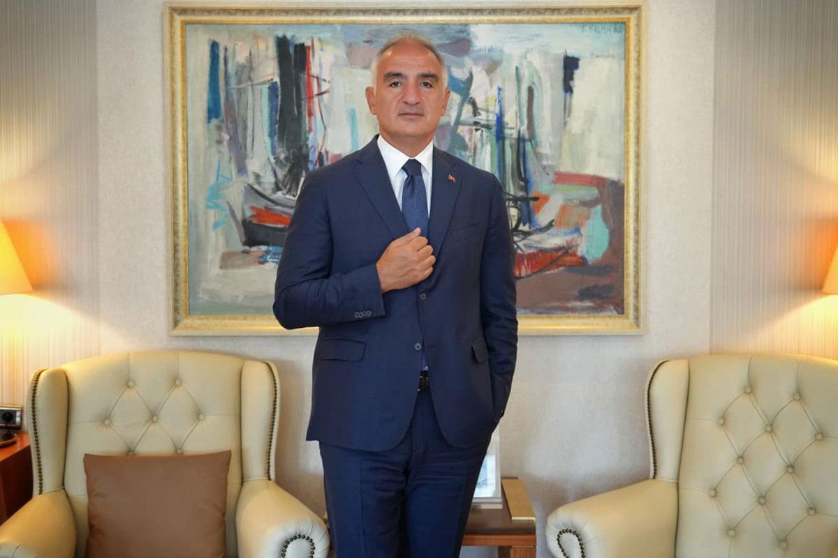 Side'de 390 metrelik anıtsal antik cadde gün yüzüne çıktı