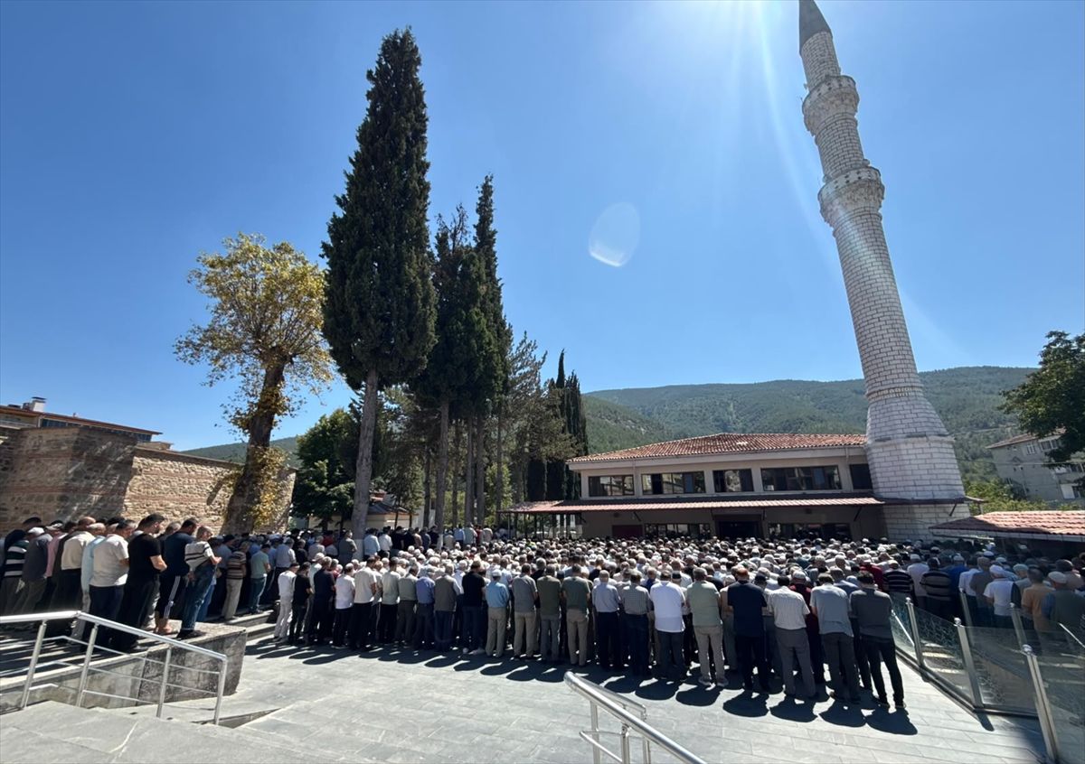 Muhtarın cenazesi toprağa verildi