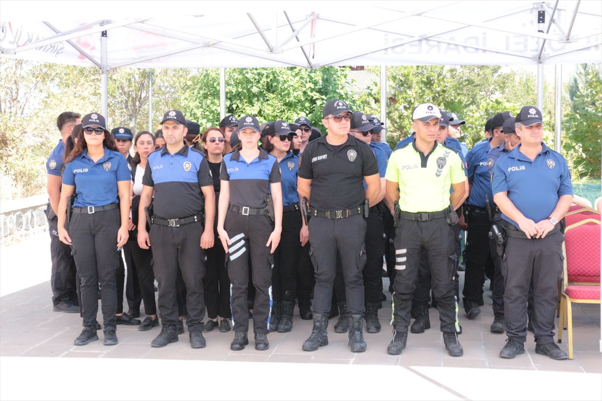 Şırnak'ta şehit 12 polis için anma töreni düzenlendi