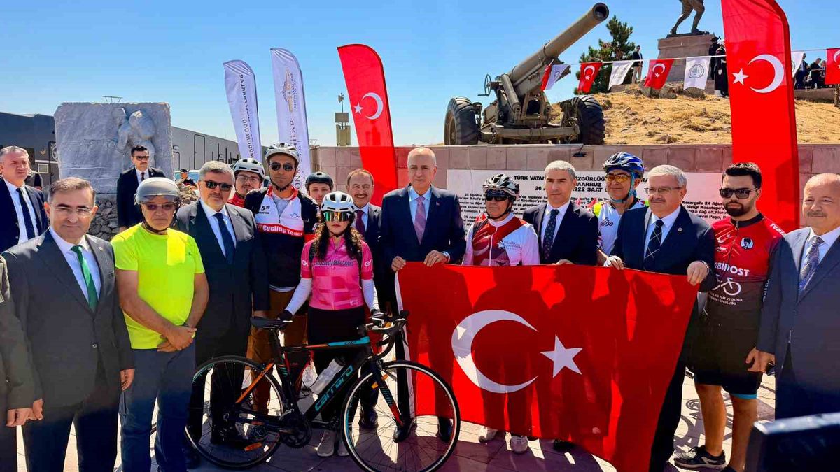 Kurtulmuş Kocatepe'de Büyük Taarruz Törenine Katıldı