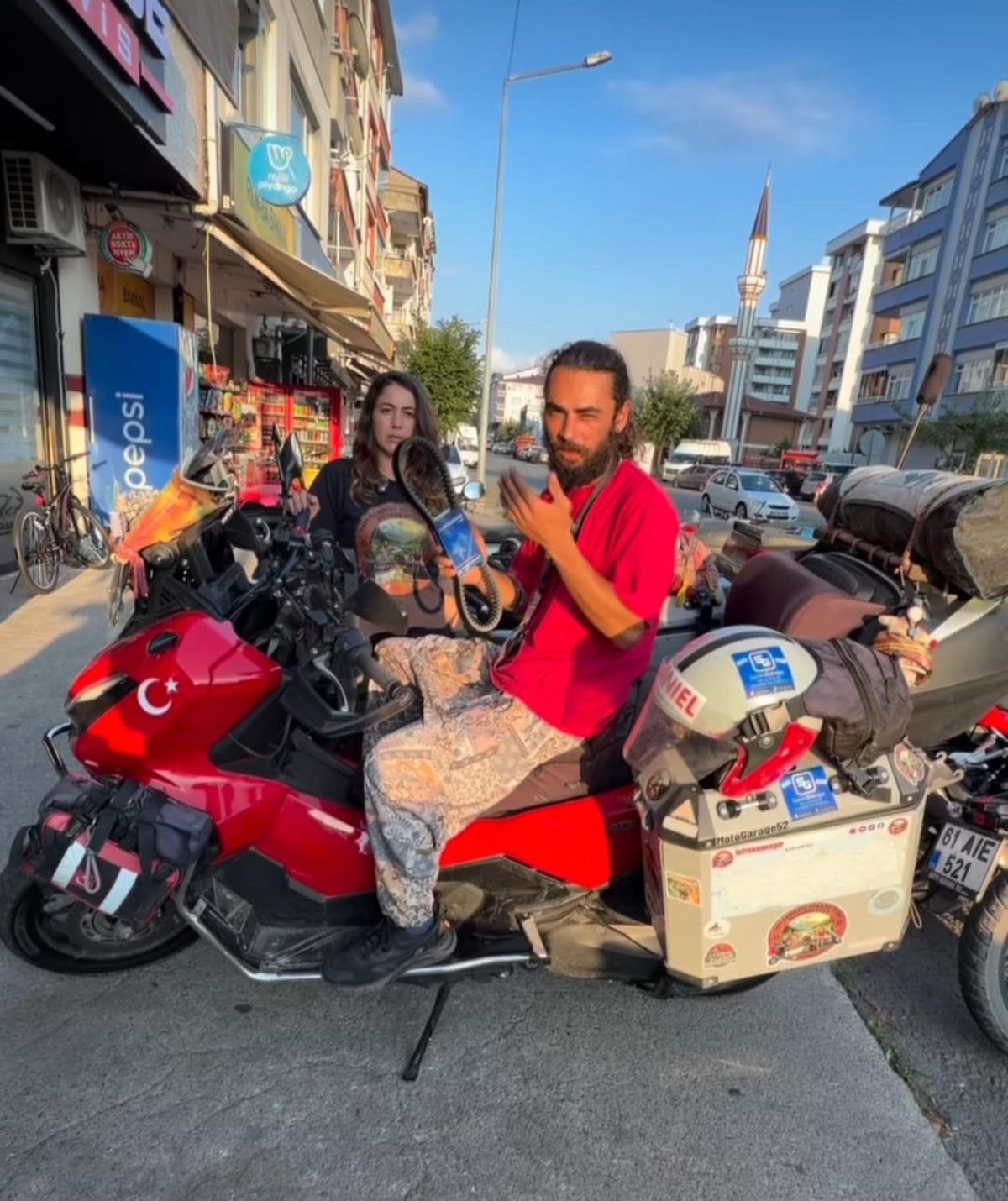 Motokampçı Çift: 28 Ayda 67 İli Gezdiler