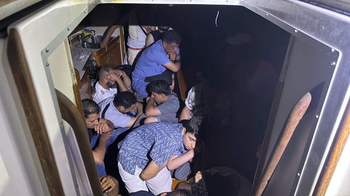 Menteşe'de Göçmen Kaçakçılığı Operasyonu: 2 Organizatör ve 40 Kaçak Göçmen Yakalandı