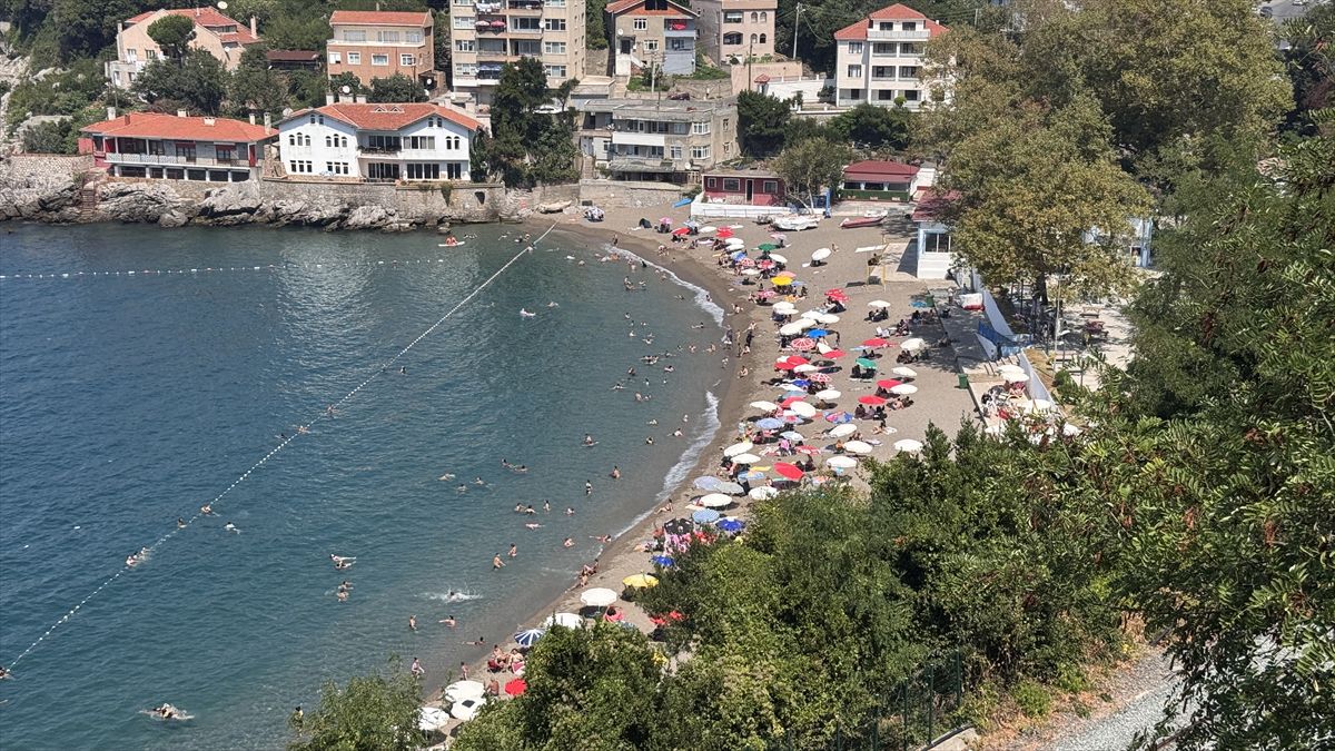 Zonguldak'ta Yasağın Ardından Plajlarda Yoğunluk
