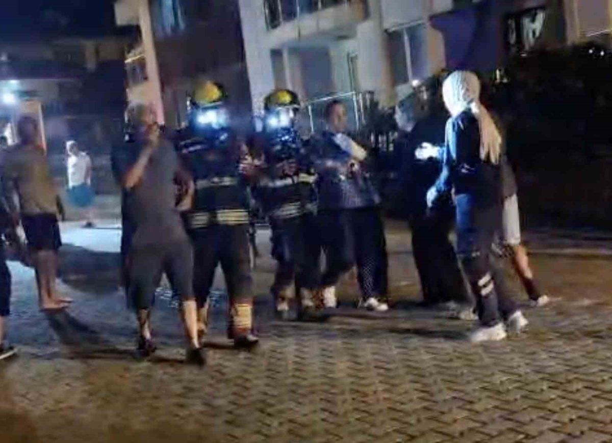 Ayvalık'ta aynı günde iki kez yangın: 7 kişi tahliye edildi