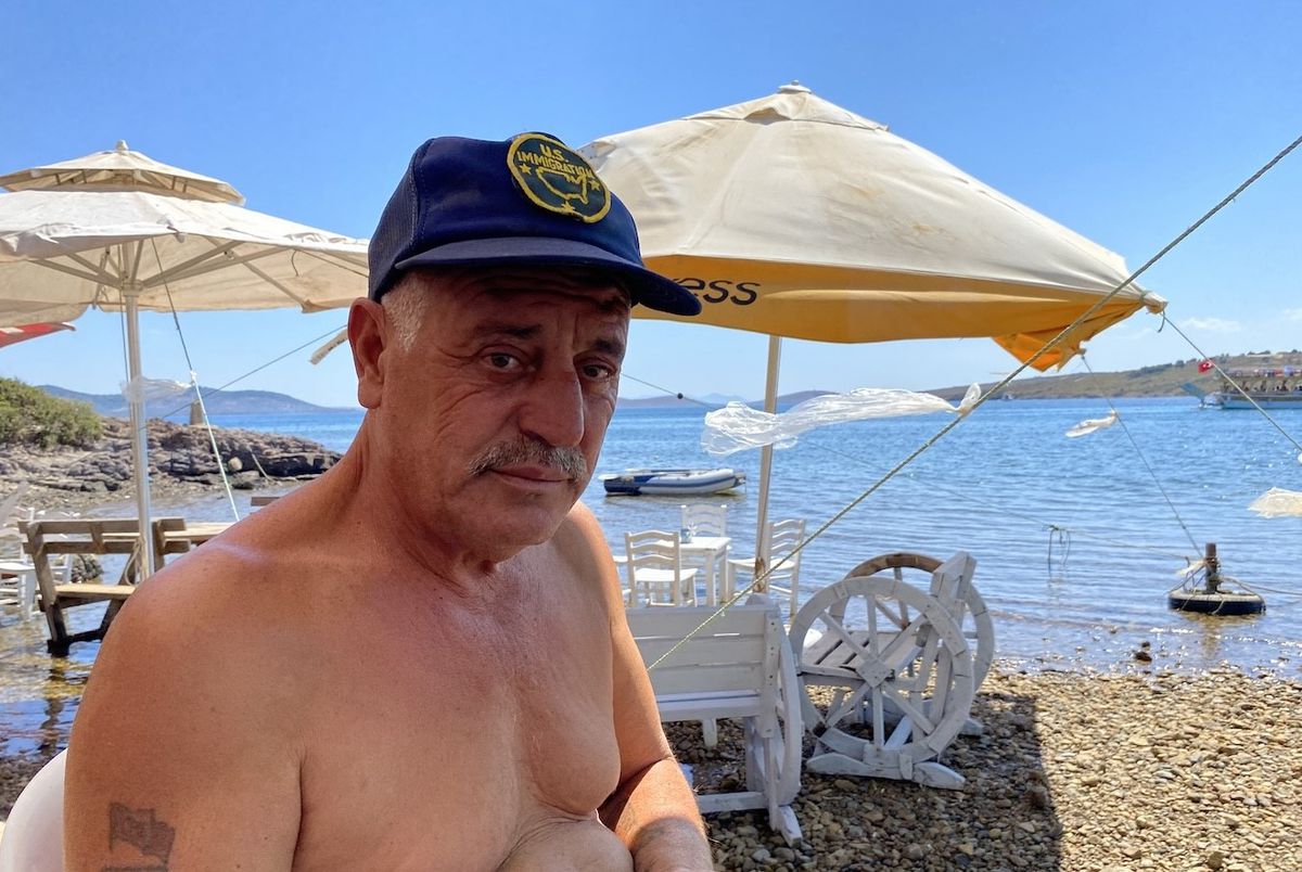 Cunda Adası'nda Yalancı Boğaz'da Kadın Tatilci Akıntıya Kapıldı, İşletmeci Kurtardı