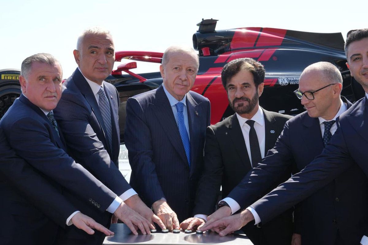 Bakan Ersoy müjdeyi verdi: İstanbul Park 2031'e kadar F1 takviminde
