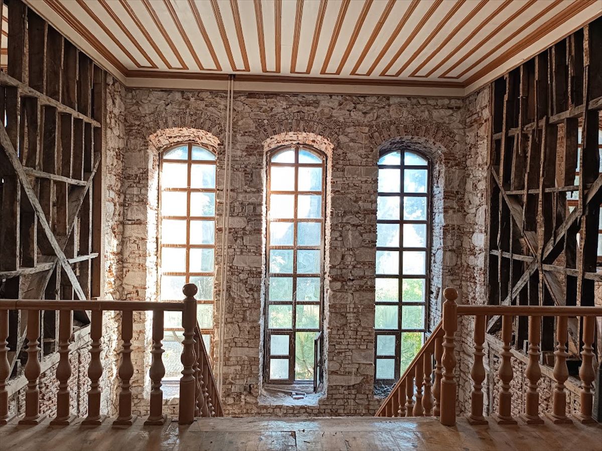 Bandırma'daki Tarihi Yapıda Restorasyon Çalışmaları Devam Ediyor