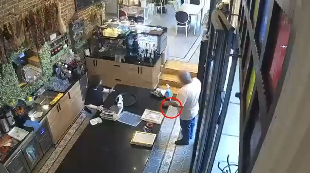 Beyoğlu'nda Telefon Hırsızı Kameralardan Yakalandı