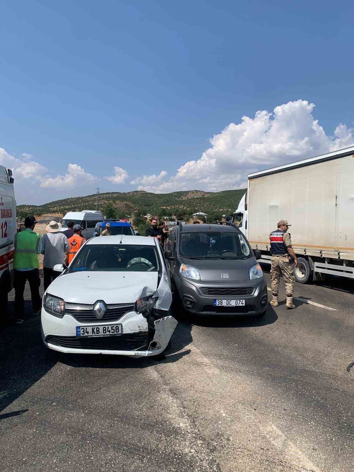 Bingöl'de trafik kazası: 2 yaralı