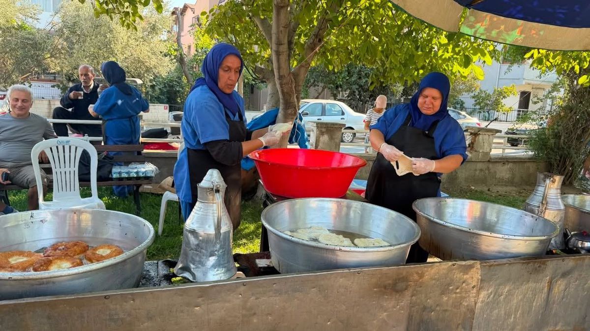 Burhaniye'de 9. Geleneksel Lokma Hayrı