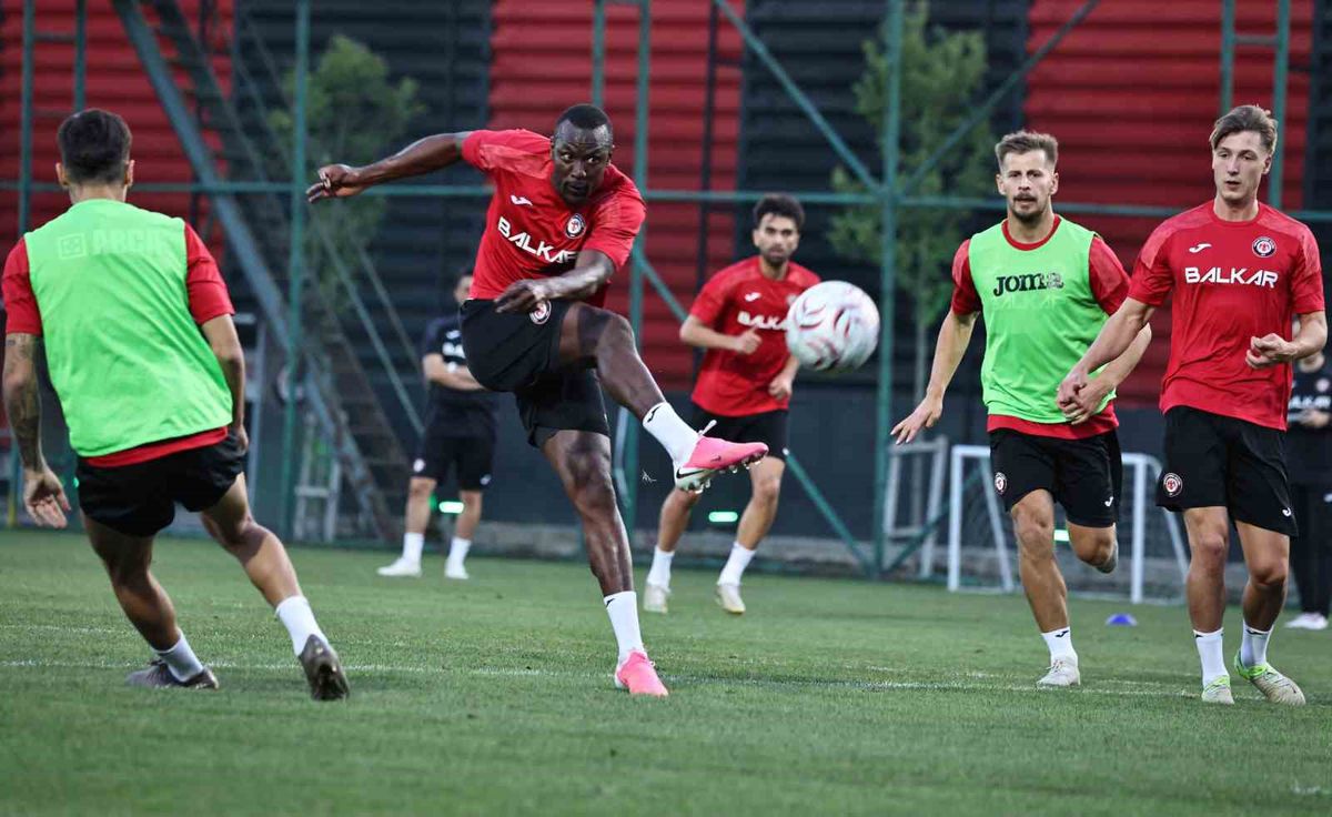 Çorum FK, Beşiktaş Maçına Kuvvet ve Taktikle Hazırlanıyor