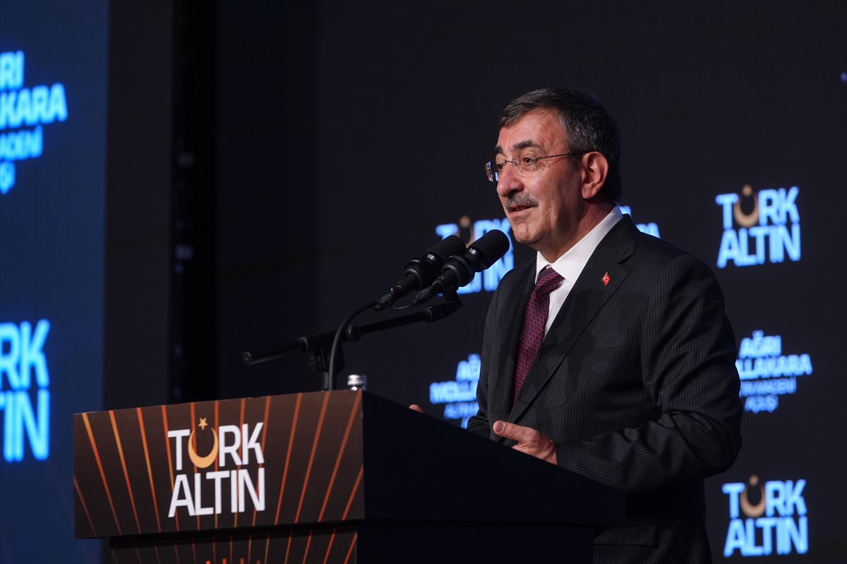 Yılmaz: SDG ve YPG'nin feshi memnuniyet verici
