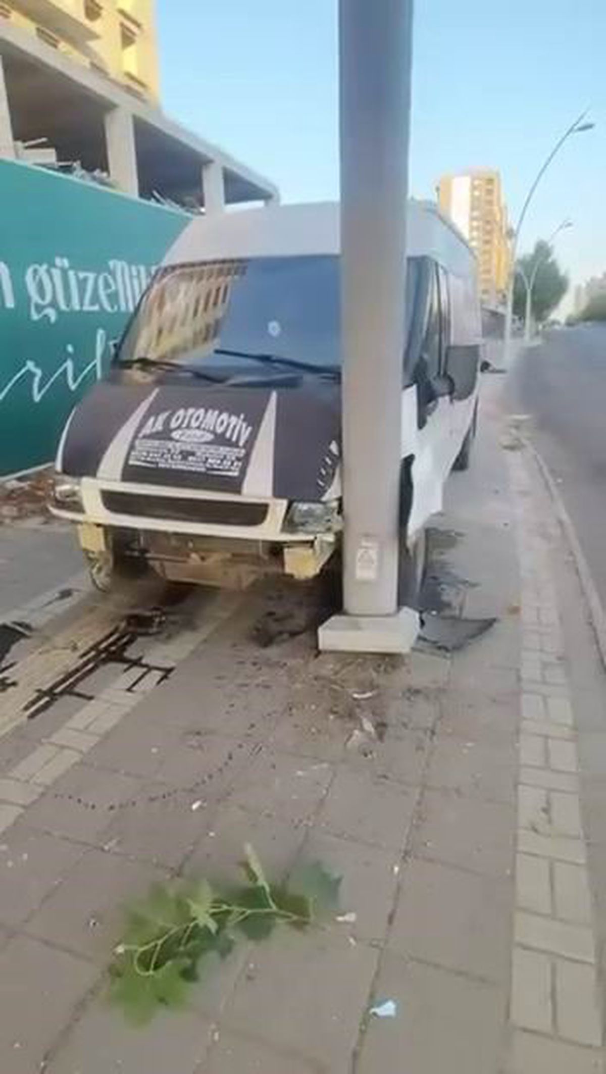 Diyarbakır'da Direğe Çarpma: 1 Yaralı