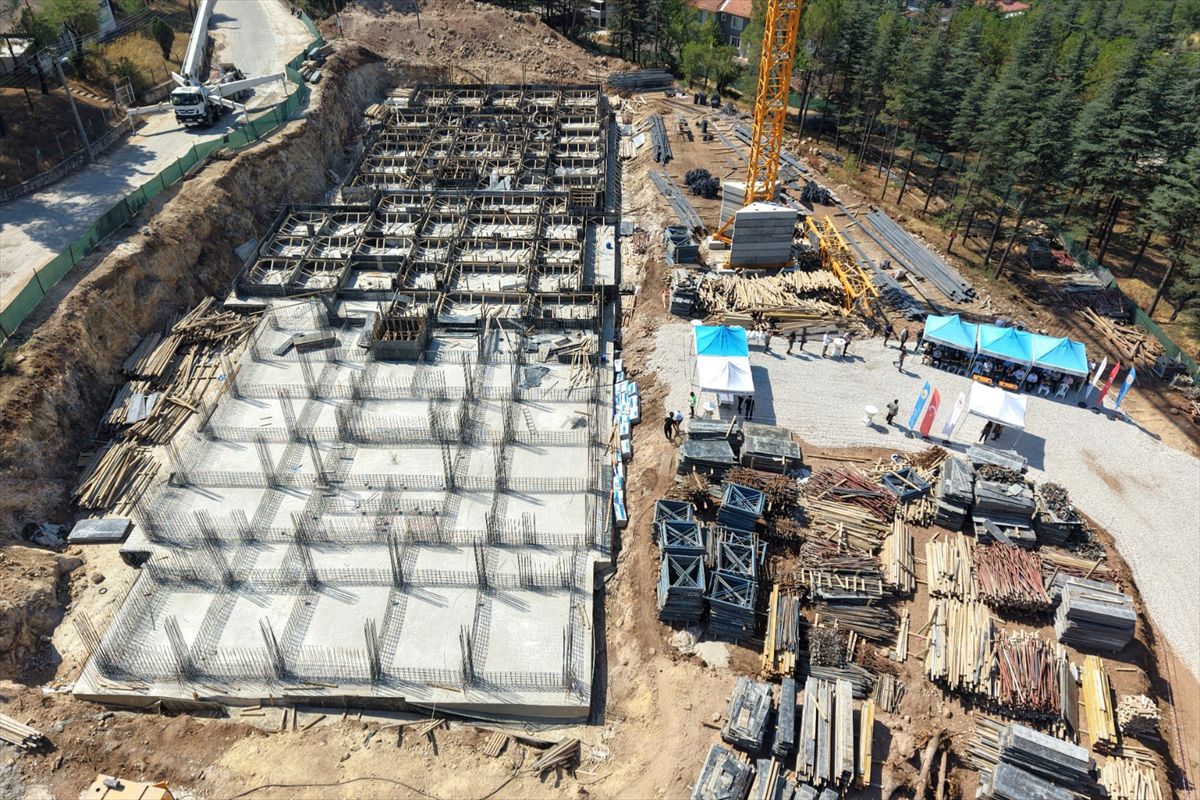 Dursunbey'de yeni orman binası için temel atıldı