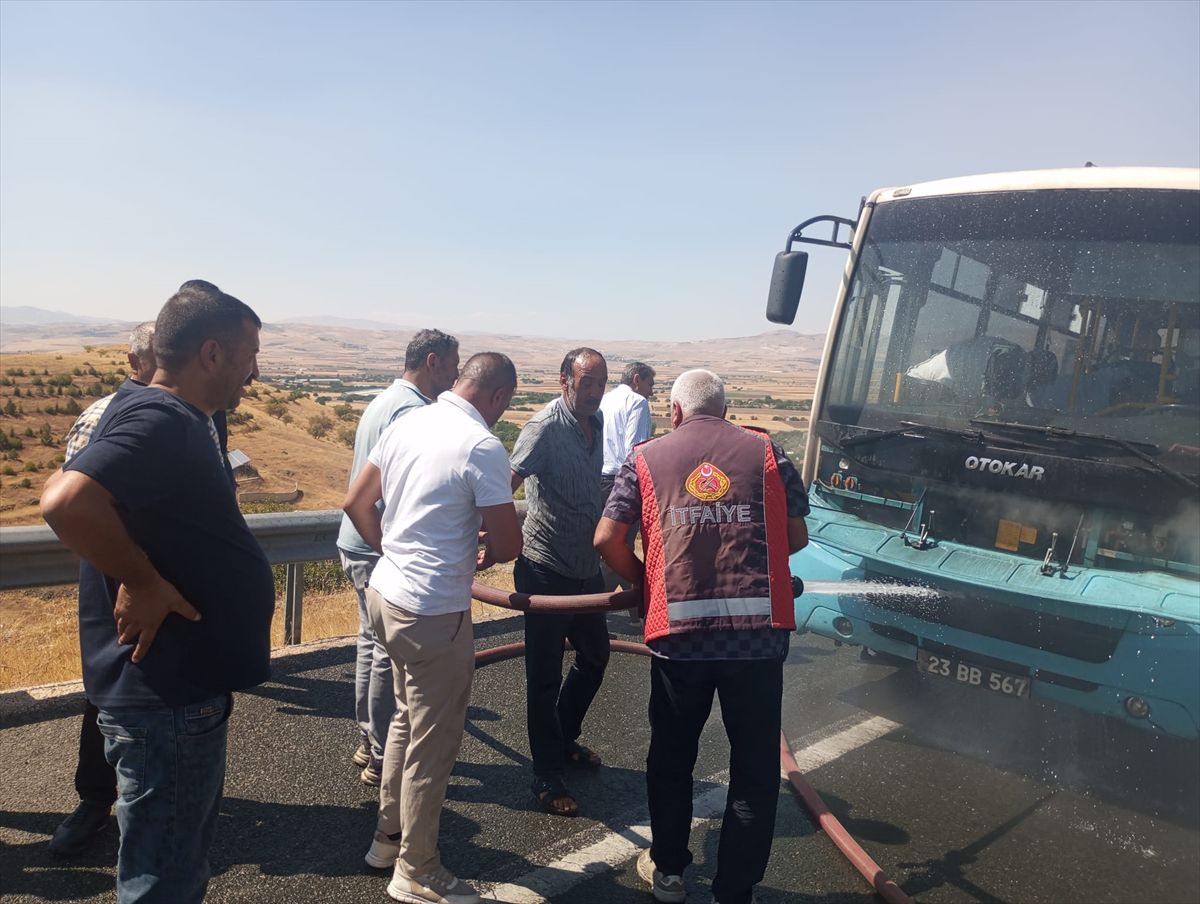 Elazığ'da Belediye Otobüsü Yangını