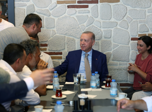 erdogan uskudarda esnafi ziyar 20181694 1093 1 m