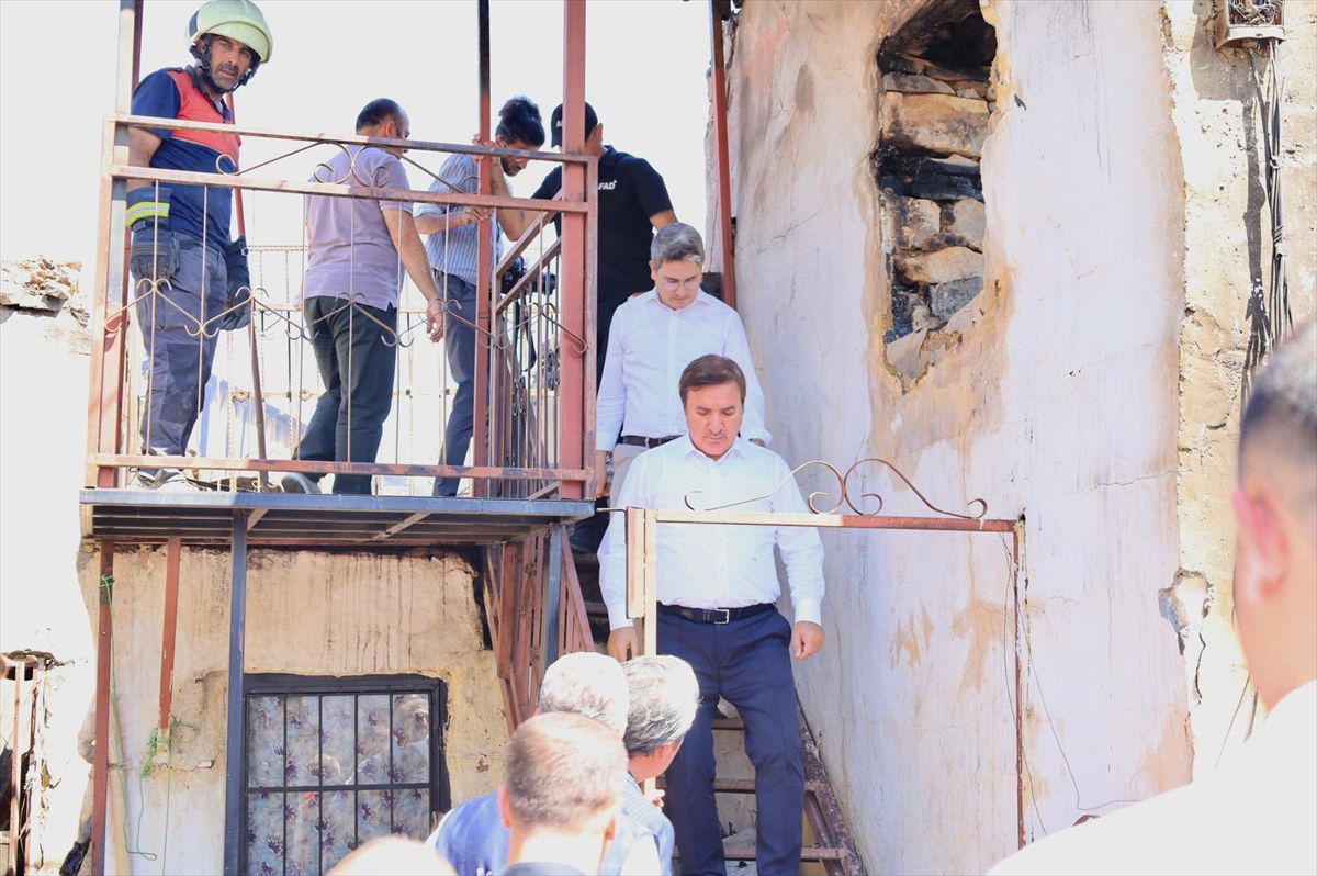 Erzincan Valisi yangınzedeleri ziyaret etti