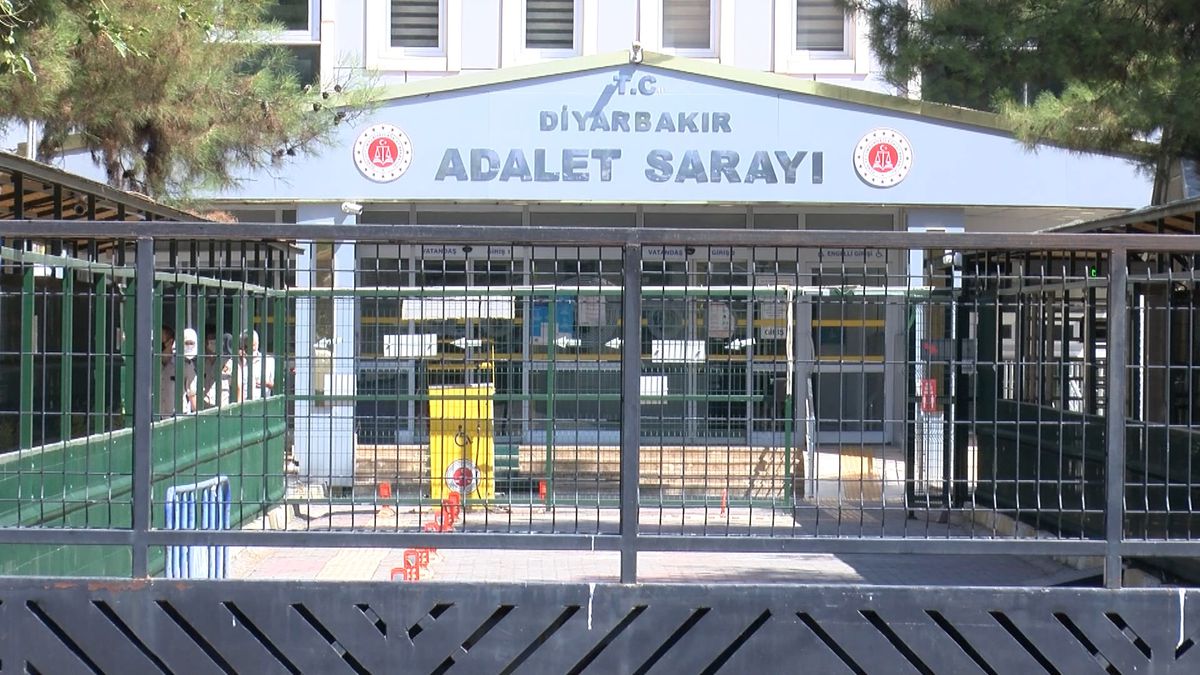 Diyarbakır'da boşanma aşamasındaki eşini öldüren koca tutuklandı
