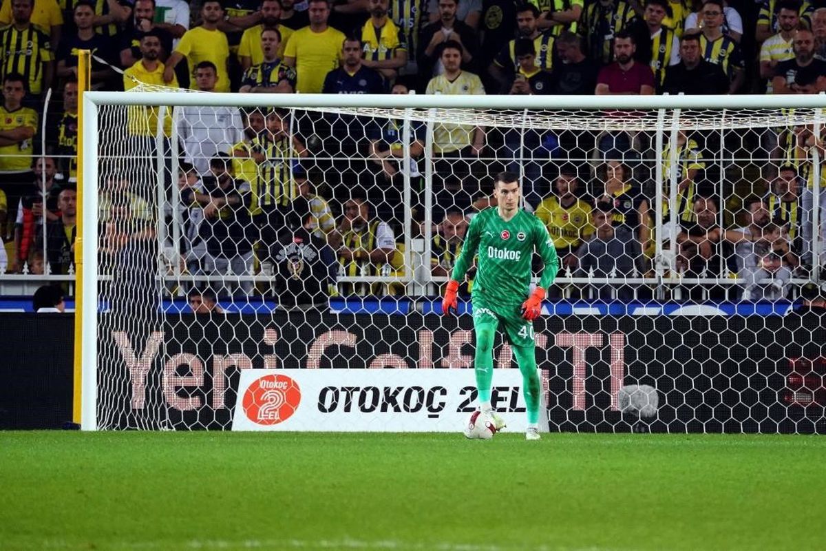 Fenerbahçe, Livakovic'i Barcelona'ya Transfer Etti