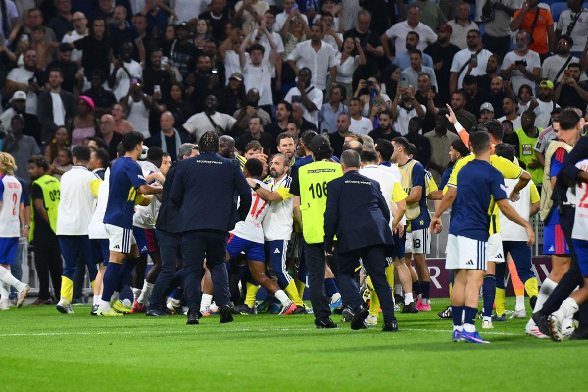 Fenerbahçe Lyon'u sadece Şampiyonlar Ligi'nden etmedi! Fransız ekibinde büyük kriz