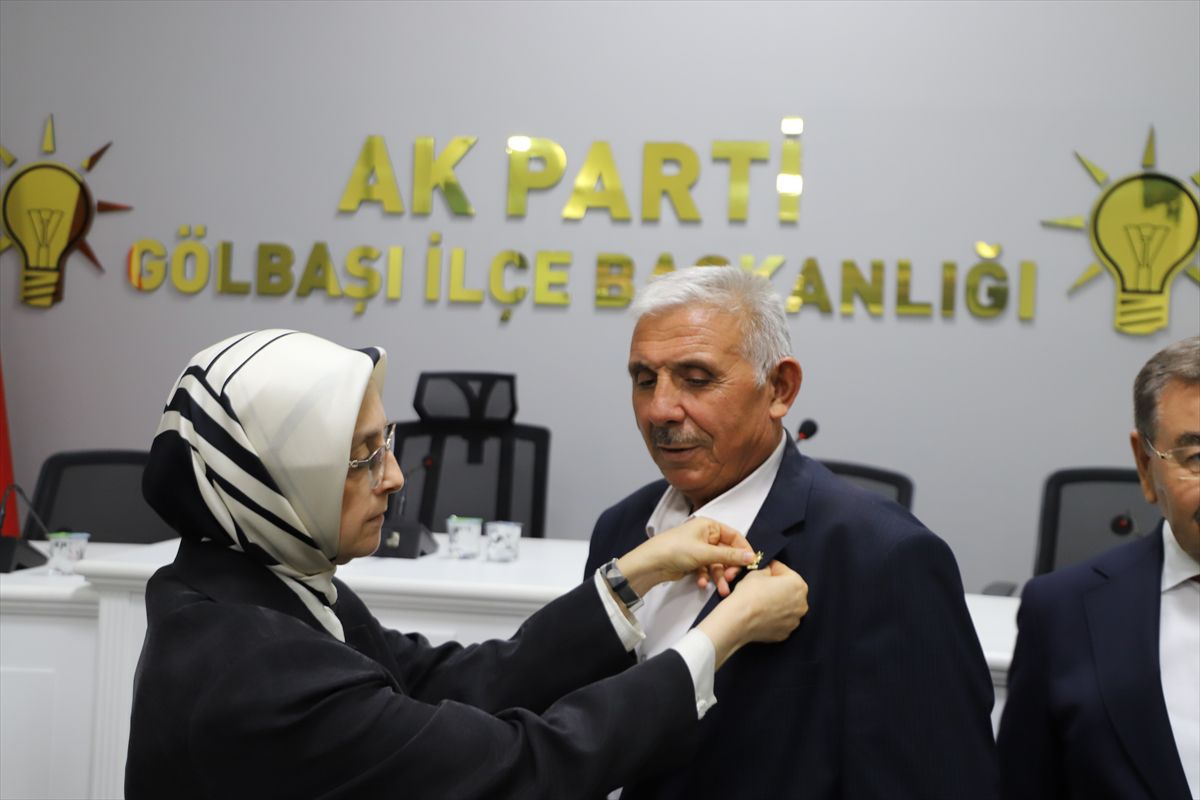 Gölbaşı'nda 6 CHP'li meclis üyesi AK Parti'ye geçti