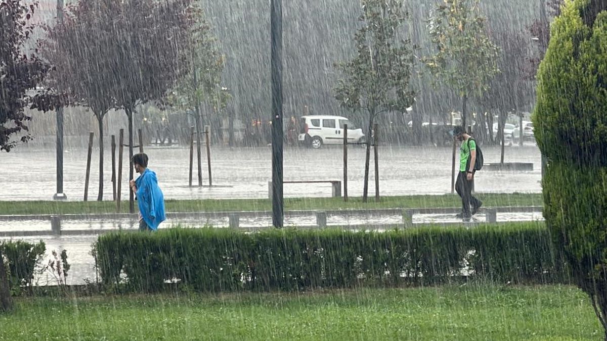 Düzce dahil 5 şehir için sel ve su baskını uyarısı