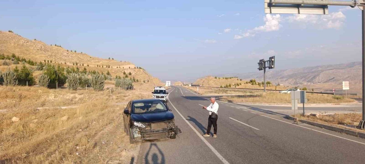 Batman'da Kamyon-Otomobil Çarpışması: 2 Yaralı