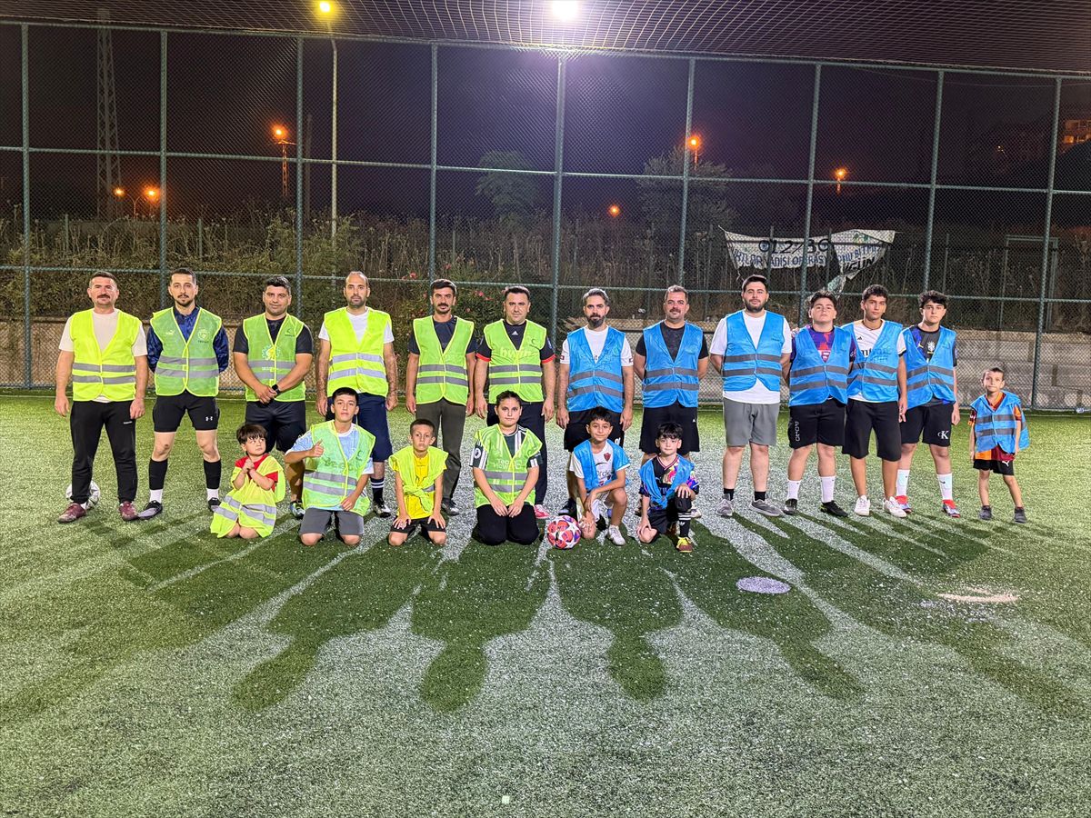 Yeşilay'dan Defne'de Baba-Çocuk Futbol Şenliği