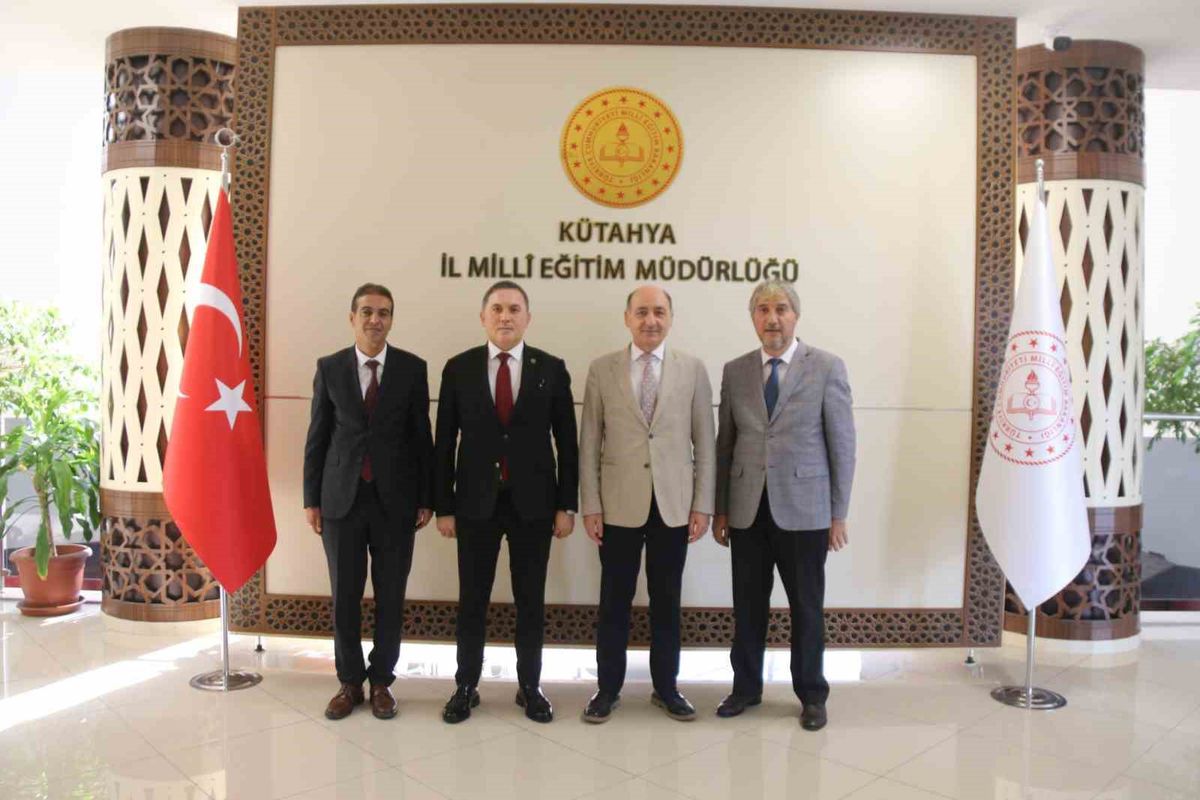 MEB Yetkilileri Kütahya'da Hayat Boyu Öğrenme Kurumlarını İnceledi