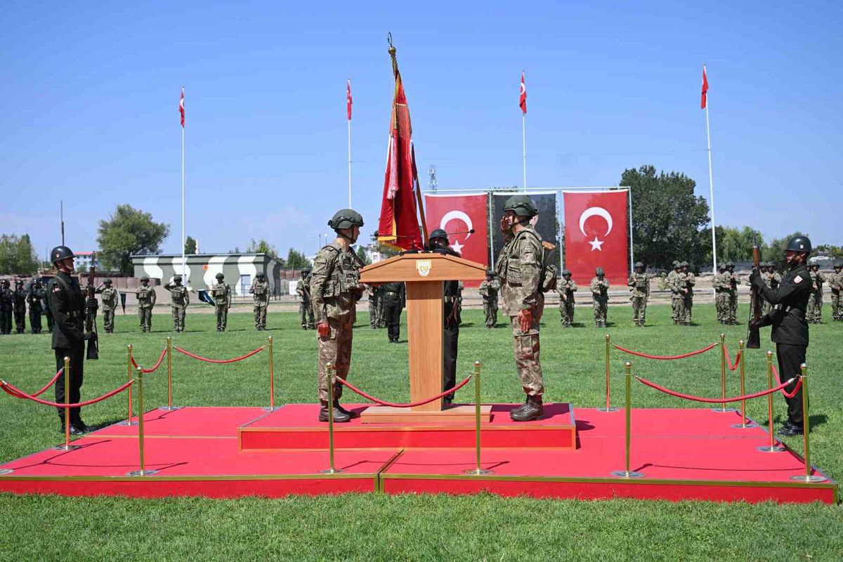 Iğdır 5. Hudut Tugay Komutanlığında devir teslim töreni