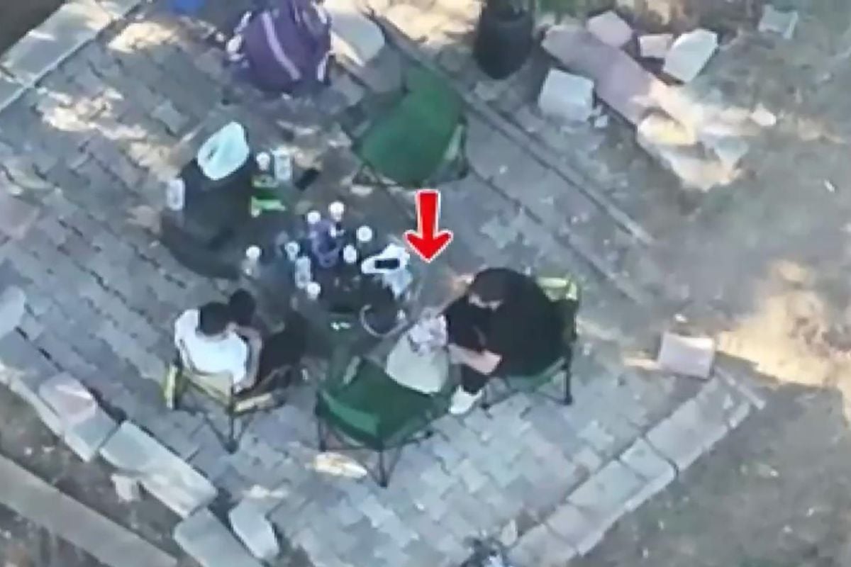 Zehir tacirlerine dronlu baskın! Yakayı ele verdiklerinin farkına bile varamadılar