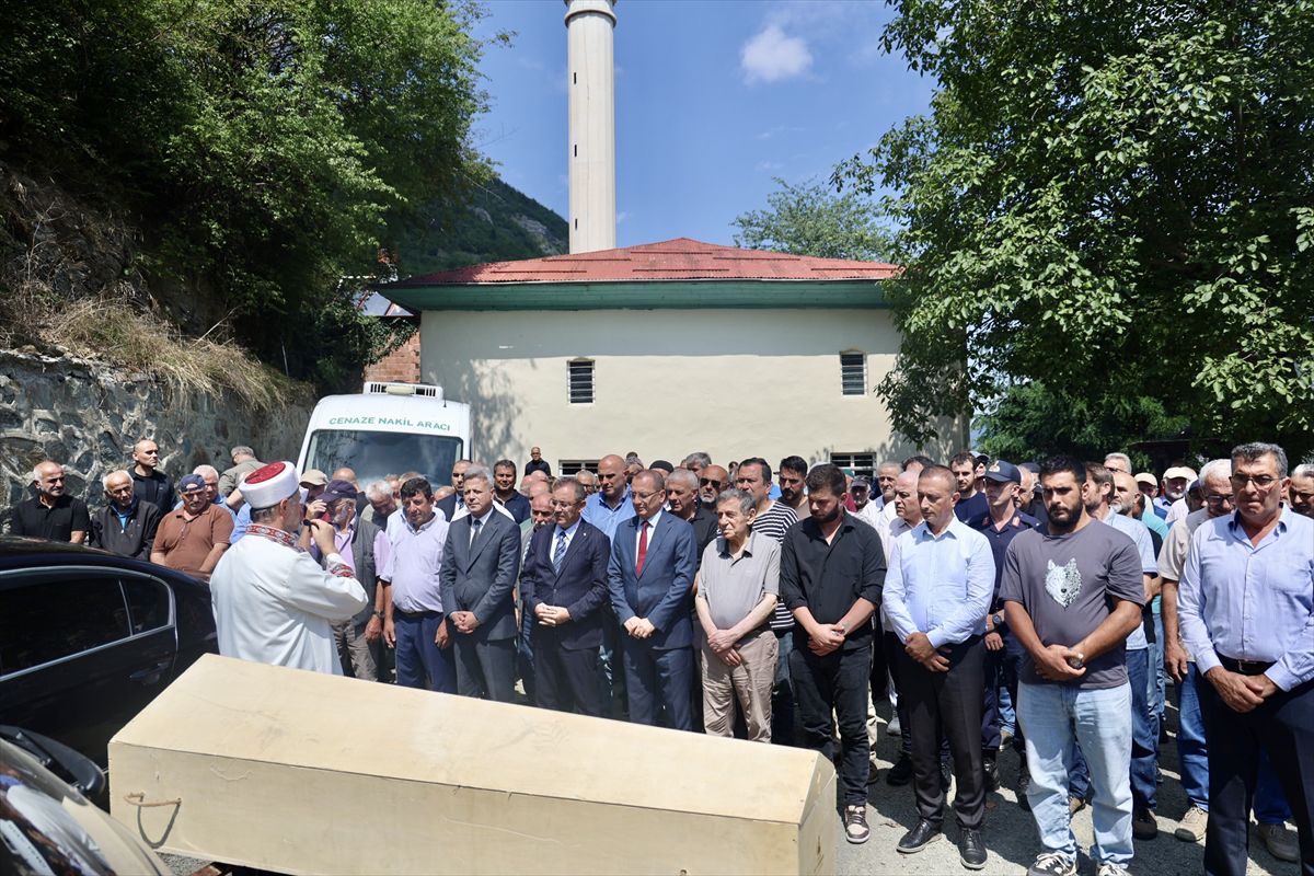 Hakim Koç Trabzon'da Son Yolculuğuna Uğurlandı